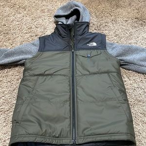 Boys The Northface one piece vest/sweater combo